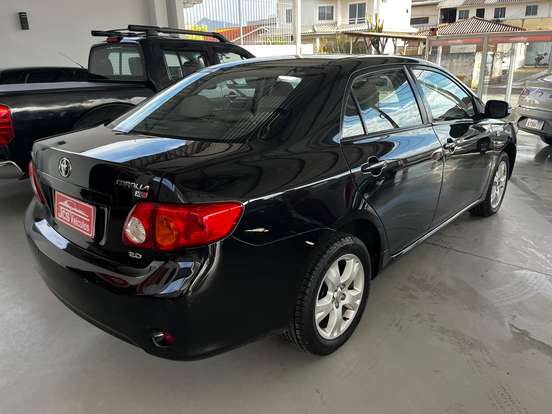 TOYOTA-COROLLA-2011