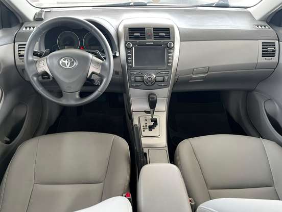 TOYOTA-COROLLA-2011