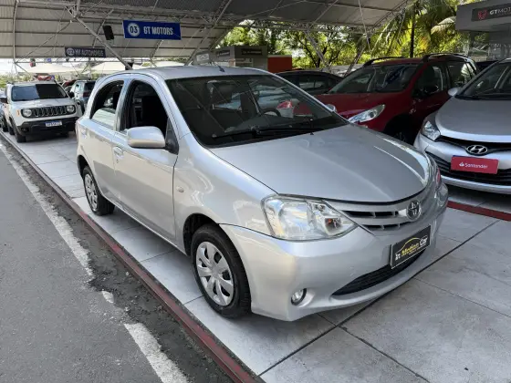 TOYOTA ETIOS 1.3 XS 16V FLEX 4P MANUAL TOYOTA ETIOS 1.3 XS 16V FLEX 4P MANUAL
