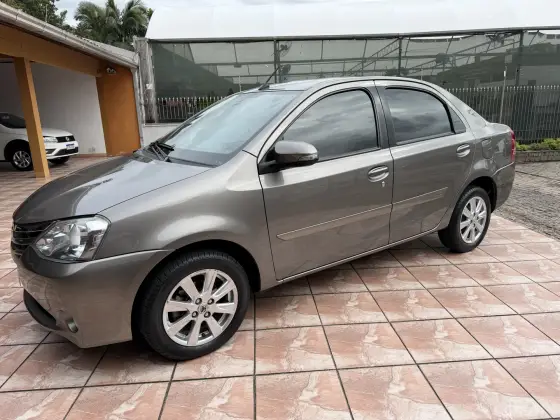 TOYOTA ETIOS 1.5 XLS SEDAN 16V FLEX 4P AUTOMÁTICO TOYOTA ETIOS 1.5 XLS SEDAN 16V FLEX 4P AUTOMÁTICO