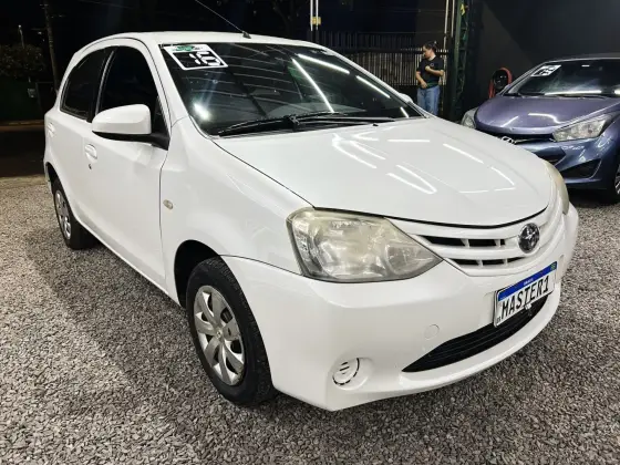 TOYOTA ETIOS 1.5 XS 16V FLEX 4P MANUAL TOYOTA ETIOS 1.5 XS 16V FLEX 4P MANUAL