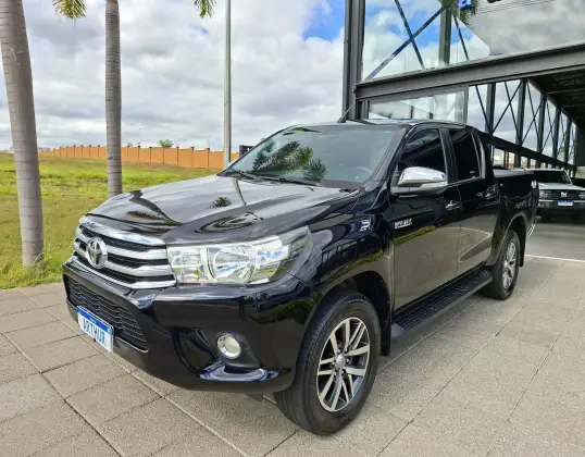 TOYOTA HILUX 2.8 SRV 4X4 CD 16V DIESEL 4P AUTOMÁTICO TOYOTA HILUX 2.8 SRV 4X4 CD 16V DIESEL 4P AUTOMÁTICO