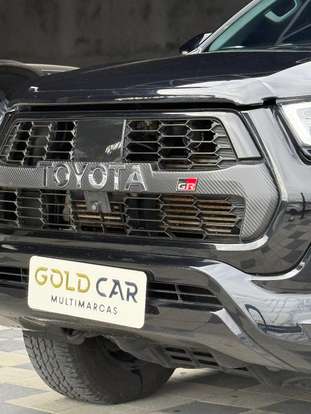 TOYOTA-HILUX-2022