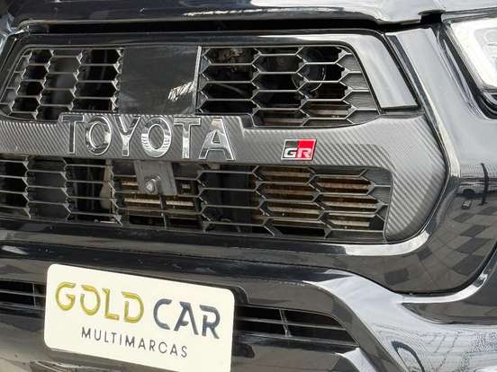 TOYOTA-HILUX-2.8 D-4D TURBO DIESEL CD GR-S 4X4 AUTOMÁTICO TOYOTA-HILUX-2022