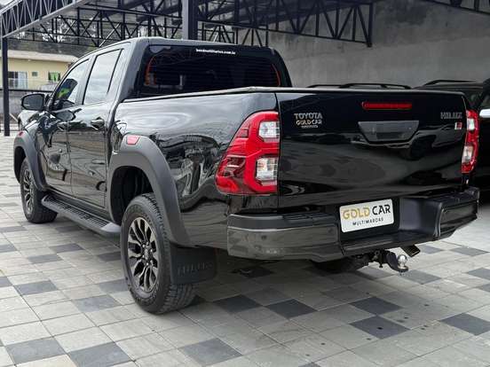TOYOTA-HILUX-2.8 D-4D TURBO DIESEL CD GR-S 4X4 AUTOMÁTICO TOYOTA-HILUX-2022