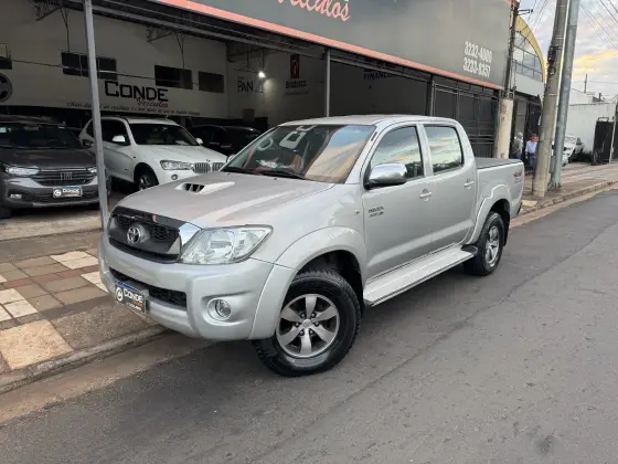 TOYOTA HILUX 3.0 SRV 4X4 CD 16V TURBO INTERCOOLER DIESEL 4P AUTOMÁTICO TOYOTA HILUX 3.0 SRV 4X4 CD 16V TURBO INTERCOOLER DIESEL 4P AUTOMÁTICO