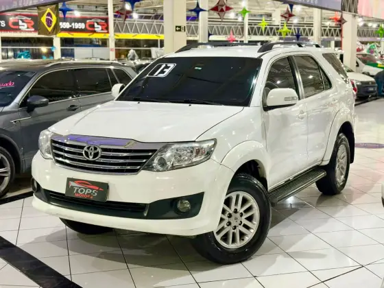 TOYOTA HILUX SW4 2.7 SR 4X2 16V FLEX 4P AUTOMÁTICO TOYOTA HILUX SW4 2.7 SR 4X2 16V FLEX 4P AUTOMÁTICO