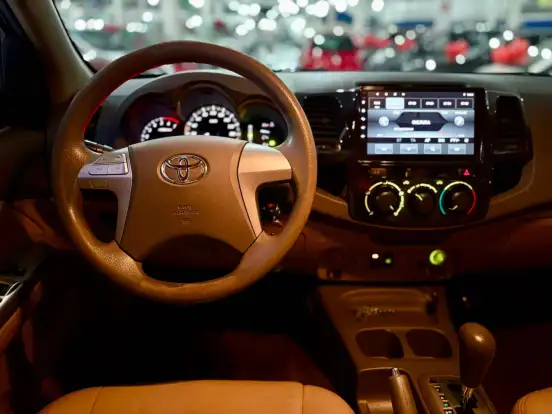 TOYOTA-HILUX SW4-2012
