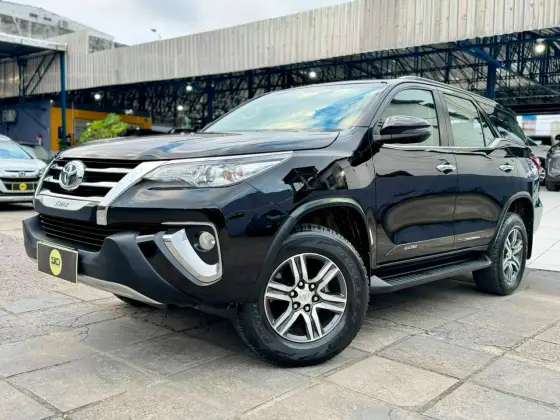 TOYOTA HILUX SW4 2.7 SRV 7 LUGARES 4X2 16V FLEX 4P AUTOMÁTICO TOYOTA HILUX SW4 2.7 SRV 7 LUGARES 4X2 16V FLEX 4P AUTOMÁTICO