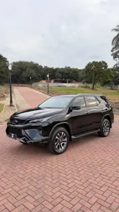 TOYOTA HILUX SW4 2.8 D-4D TURBO DIESEL SRX PLATINUM 4X4 AUTOMÁTICO