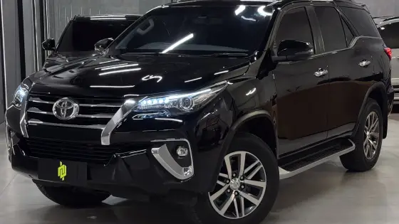 TOYOTA HILUX SW4 2.8 SRX 4X4 16V TURBO INTERCOOLER DIESEL 4P AUTOMÁTICO TOYOTA HILUX SW4 2.8 SRX 4X4 16V TURBO INTERCOOLER DIESEL 4P AUTOMÁTICO