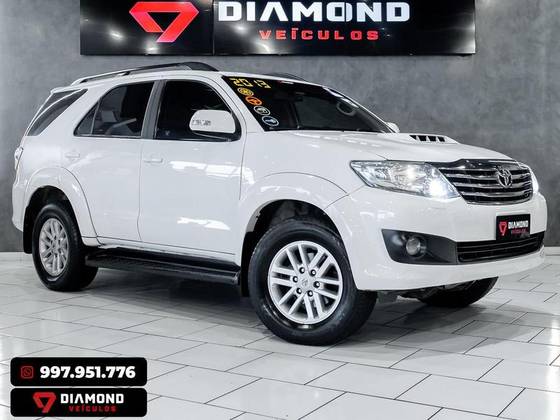 TOYOTA HILUX SW4 3.0 SR 4X4 16V TURBO INTERCOOLER DIESEL 4P AUTOMÁTICO
