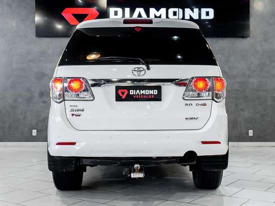TOYOTA-HILUX SW4-2012