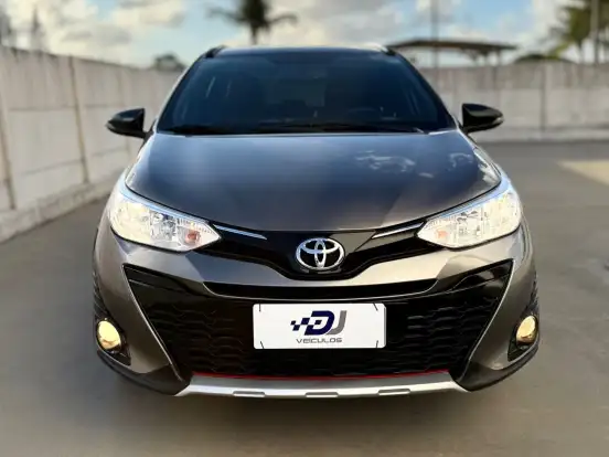 TOYOTA-YARIS-2019