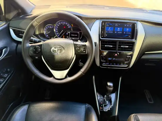 TOYOTA-YARIS-2019