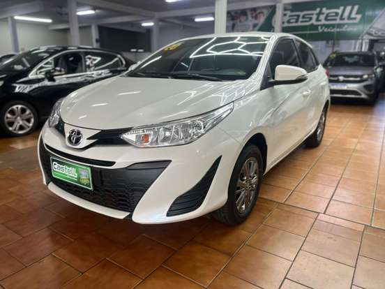 TOYOTA-YARIS-2020