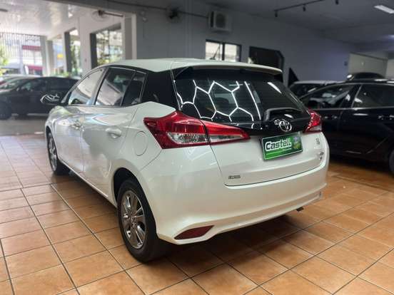TOYOTA-YARIS-2020