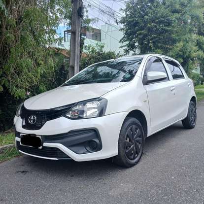 TOYOTA-ETIOS-2018
