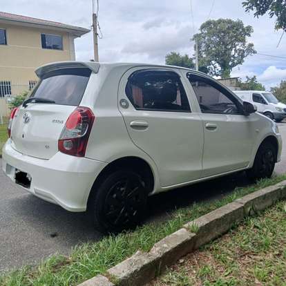 TOYOTA-ETIOS-1.3 X 16V FLEX 4P AUTOMÁTICO TOYOTA-ETIOS-2018