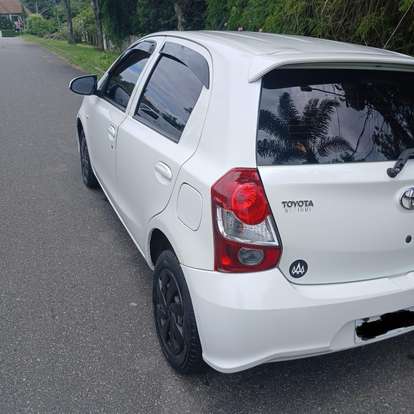 TOYOTA-ETIOS-2018