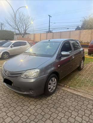 TOYOTA-ETIOS-2015