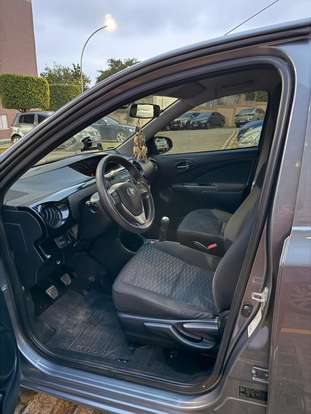 TOYOTA-ETIOS-2015