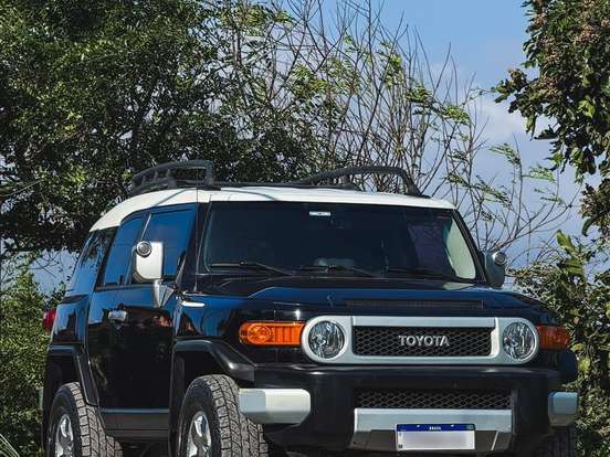 TOYOTA-FJ CRUISER-4.0 4X4 V6 24V GASOLINA 4P AUTOMÁTICO TOYOTA-FJ CRUISER-2009