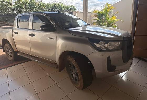 TOYOTA HILUX 2.8 D-4D TURBO DIESEL CD POWER PACK 4X4 MANUAL