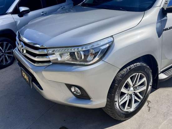 TOYOTA-HILUX-2018