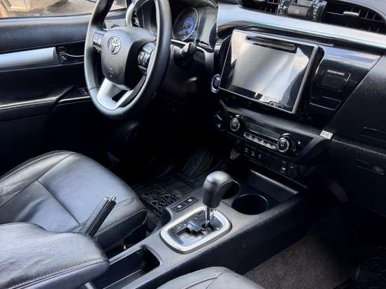 TOYOTA-HILUX-2018