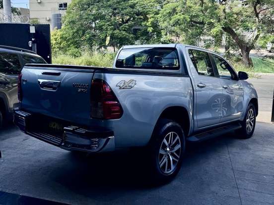 TOYOTA-HILUX-2018