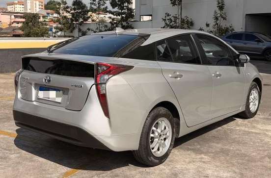 TOYOTA-PRIUS-2018