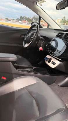TOYOTA-PRIUS-2018