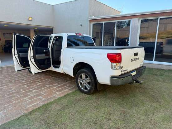 TOYOTA-TUNDRA-5.7 CREWMAX 4X4 CD V8 32V FLEX 4P AUTOMÁTICO TOYOTA-TUNDRA-2010