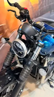 TRIUMPH-BONNEVILLE BOBBER 1200 TRIUMPH-BONNEVILLE BOBBER 1200-2026