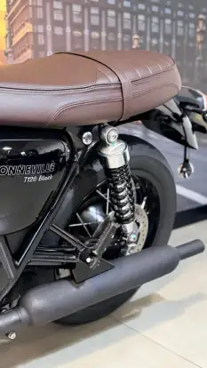 TRIUMPH-BONNEVILLE T120 BLACK 1200-2026