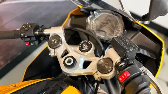 TRIUMPH-DAYTONA 660-2026