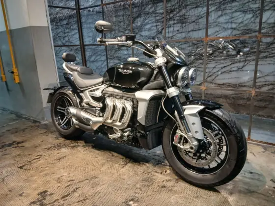TRIUMPH ROCKET III GT 