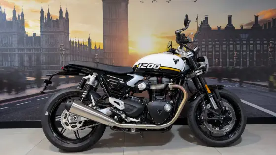 TRIUMPH SPEED TWIN 