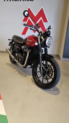 TRIUMPH STREET TWIN TRIUMPH STREET TWIN