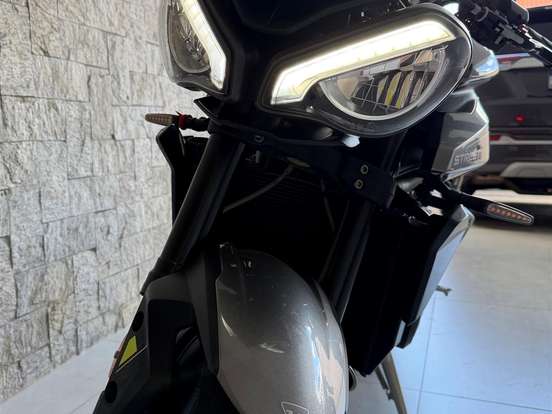 TRIUMPH-STREET TRIPLE R ABS TRIUMPH-STREET TRIPLE R ABS-2024