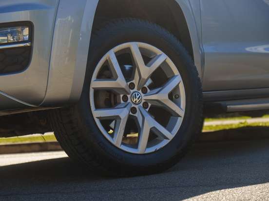 VOLKSWAGEN-AMAROK-2021