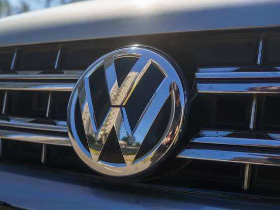 VOLKSWAGEN-AMAROK-2021