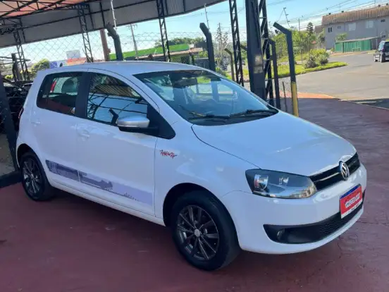 VOLKSWAGEN-FOX-1.6 MI ROCK IN RIO 8V FLEX 4P MANUAL VOLKSWAGEN-FOX-2013