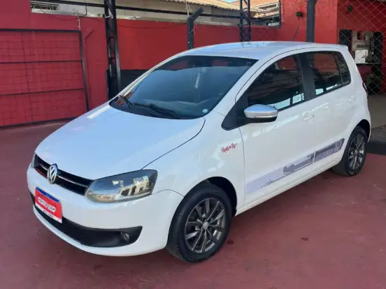VOLKSWAGEN-FOX-1.6 MI ROCK IN RIO 8V FLEX 4P MANUAL VOLKSWAGEN-FOX-2013