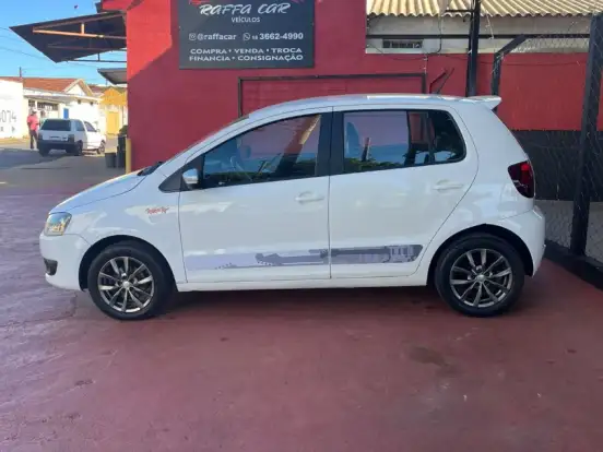 VOLKSWAGEN-FOX-1.6 MI ROCK IN RIO 8V FLEX 4P MANUAL VOLKSWAGEN-FOX-2013