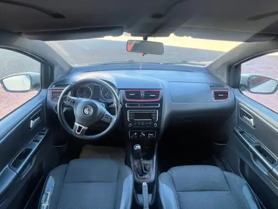 VOLKSWAGEN-FOX-1.6 MI ROCK IN RIO 8V FLEX 4P MANUAL VOLKSWAGEN-FOX-2013