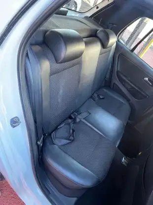 VOLKSWAGEN-FOX-2013