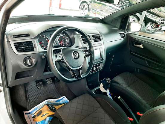VOLKSWAGEN-FOX-2021