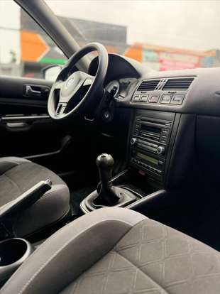 VOLKSWAGEN-GOLF-2013